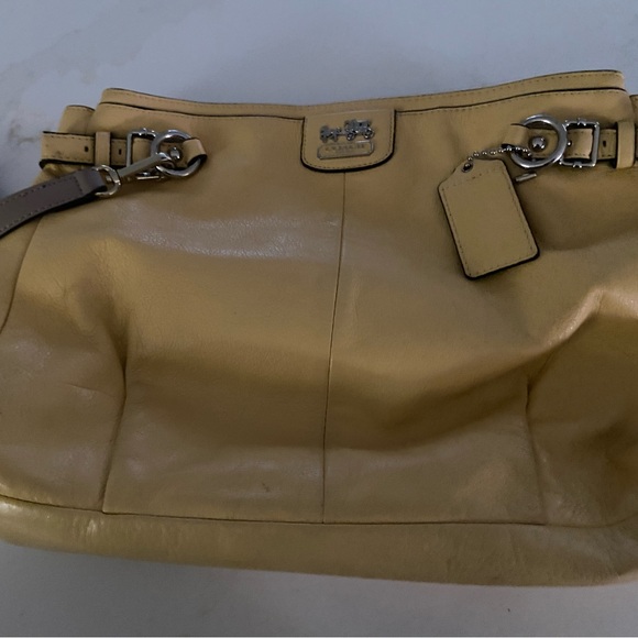 Coach Madison Sabrina satchel handbag in a soft yellow leather butter yellow - Picture 5 of 12